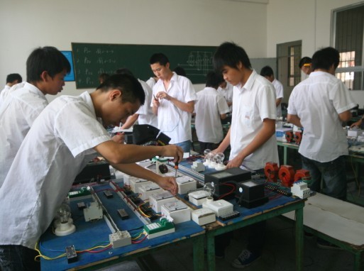 东莞广州家电维修培训  如何提高家电维修技术