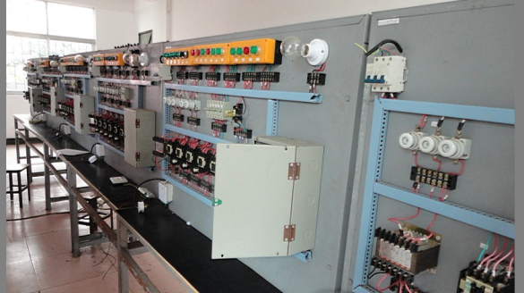 东莞低压电工操作证考证培训 中级电工PLC编程培训机构